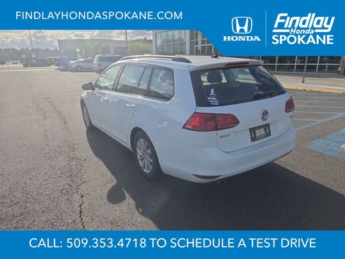 Used 2016 Volkswagen Golf S FWD image 3