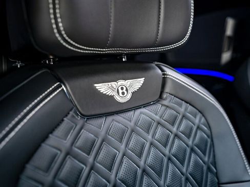 Used 2022 Bentley Flying Spur W12 image 39