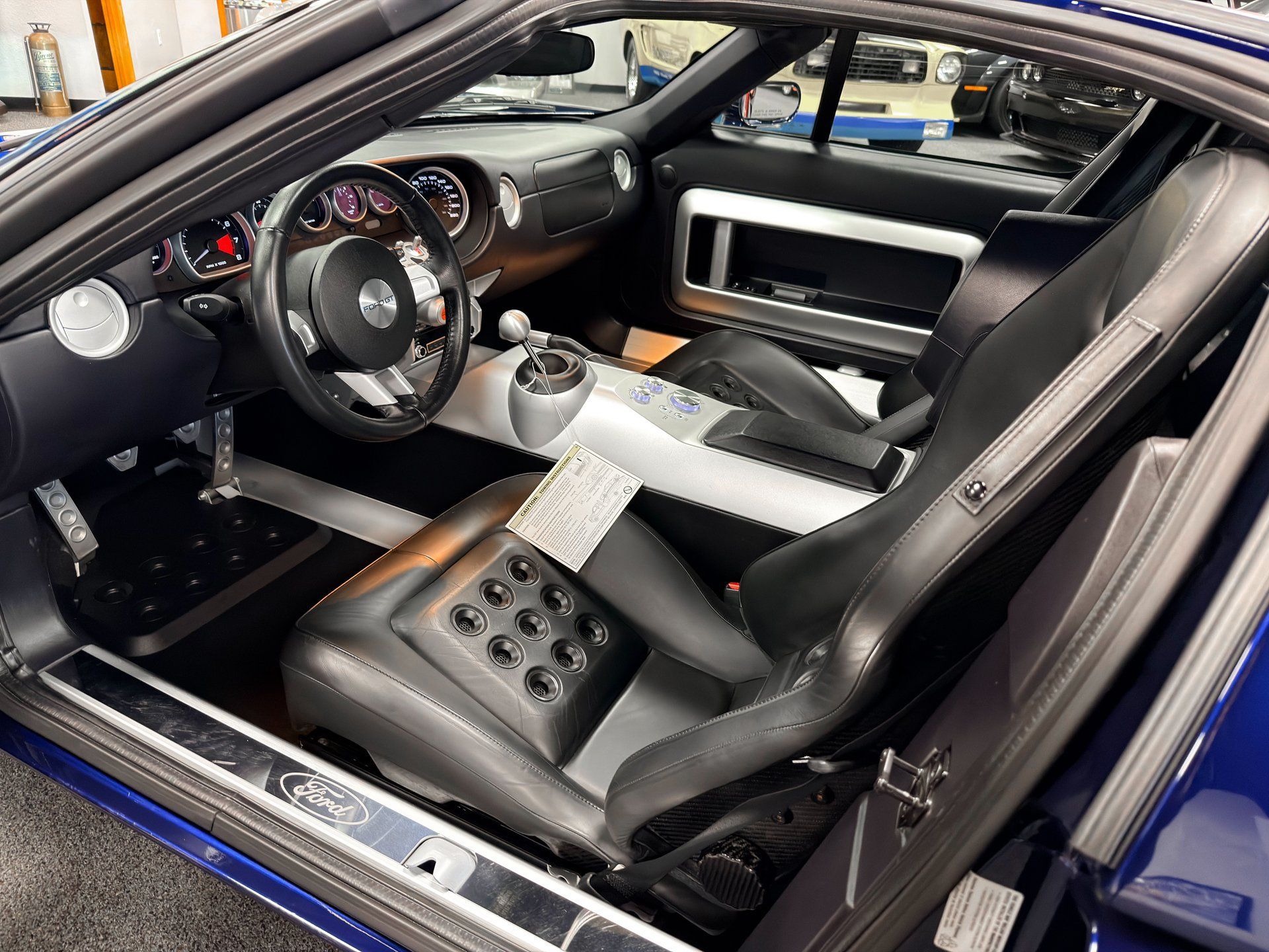 Used 2006 Ford GT RWD image 20
