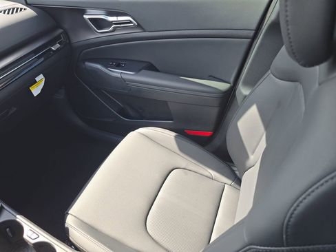 New 2026 Kia Sportage EX image 16