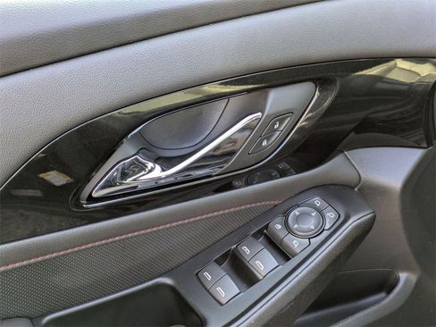 Used 2023 Chevrolet Traverse RS image 13