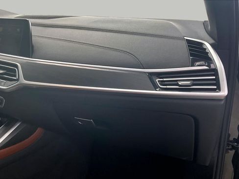 Used 2022 BMW X7 M50i AWD/4WD image 19