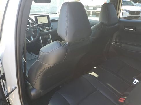 Used 2023 Toyota Corolla Cross XLE image 20