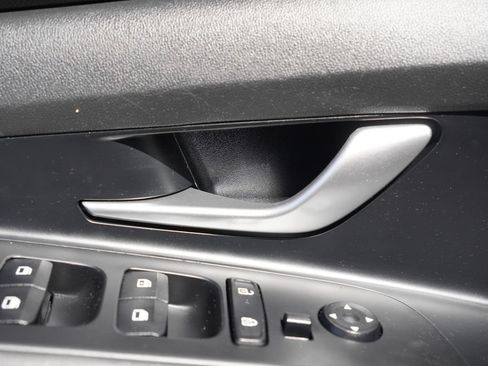 Used 2024 Hyundai Elantra Limited FWD image 11