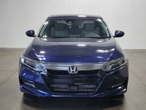 Used 2018 Honda Accord EX image 3