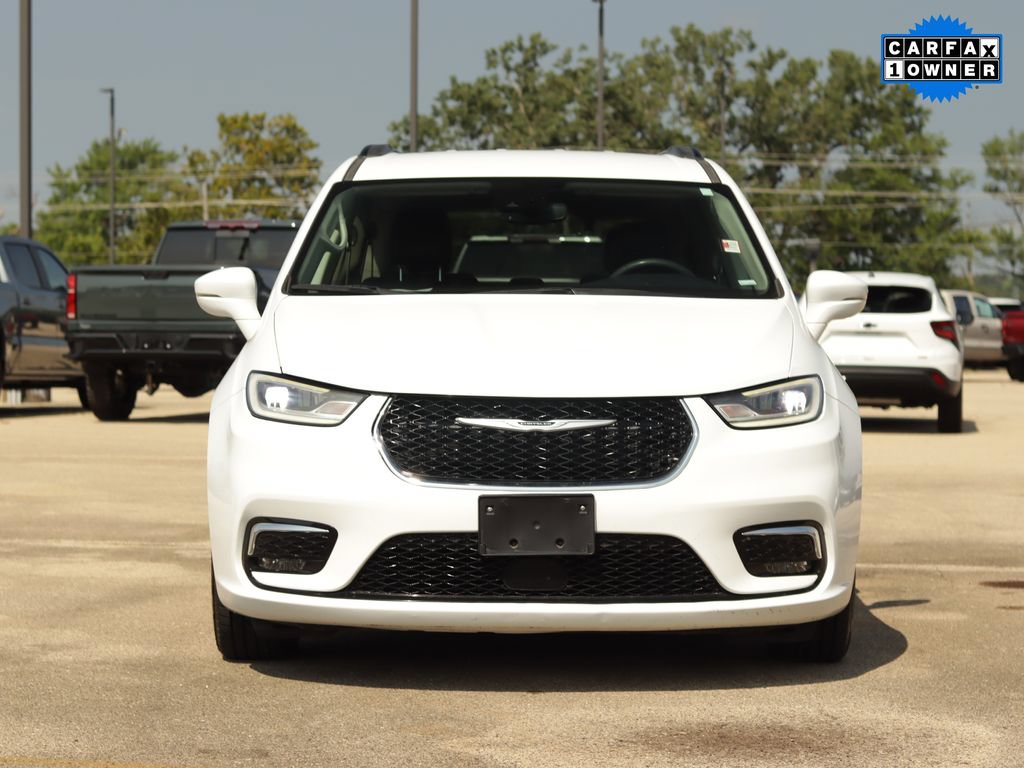 Used 2022 Chrysler Pacifica Touring-L FWD image 2