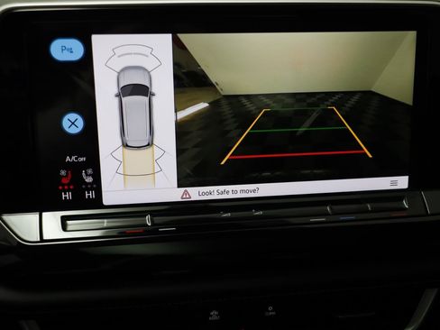 New 2026 Volkswagen Atlas SE image 9