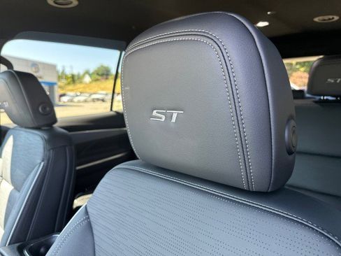 New 2026 Buick Enclave Sport Touring image 18