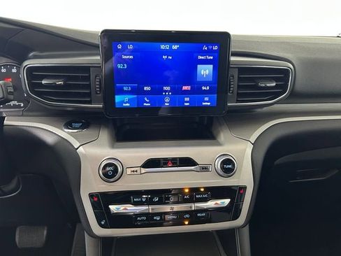 Used 2024 Ford Explorer XLT w/ Equipment Group 202A AWD/4WD image 22