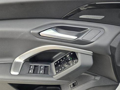 New 2025 Audi Q5 Premium Plus image 18