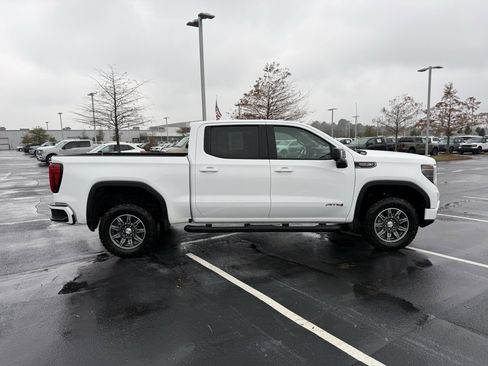 Used 2024 GMC Sierra 1500 AT4 w/ Technology Package image 9