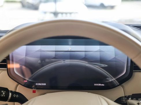 New 2024 Land Rover Range Rover SV image 36