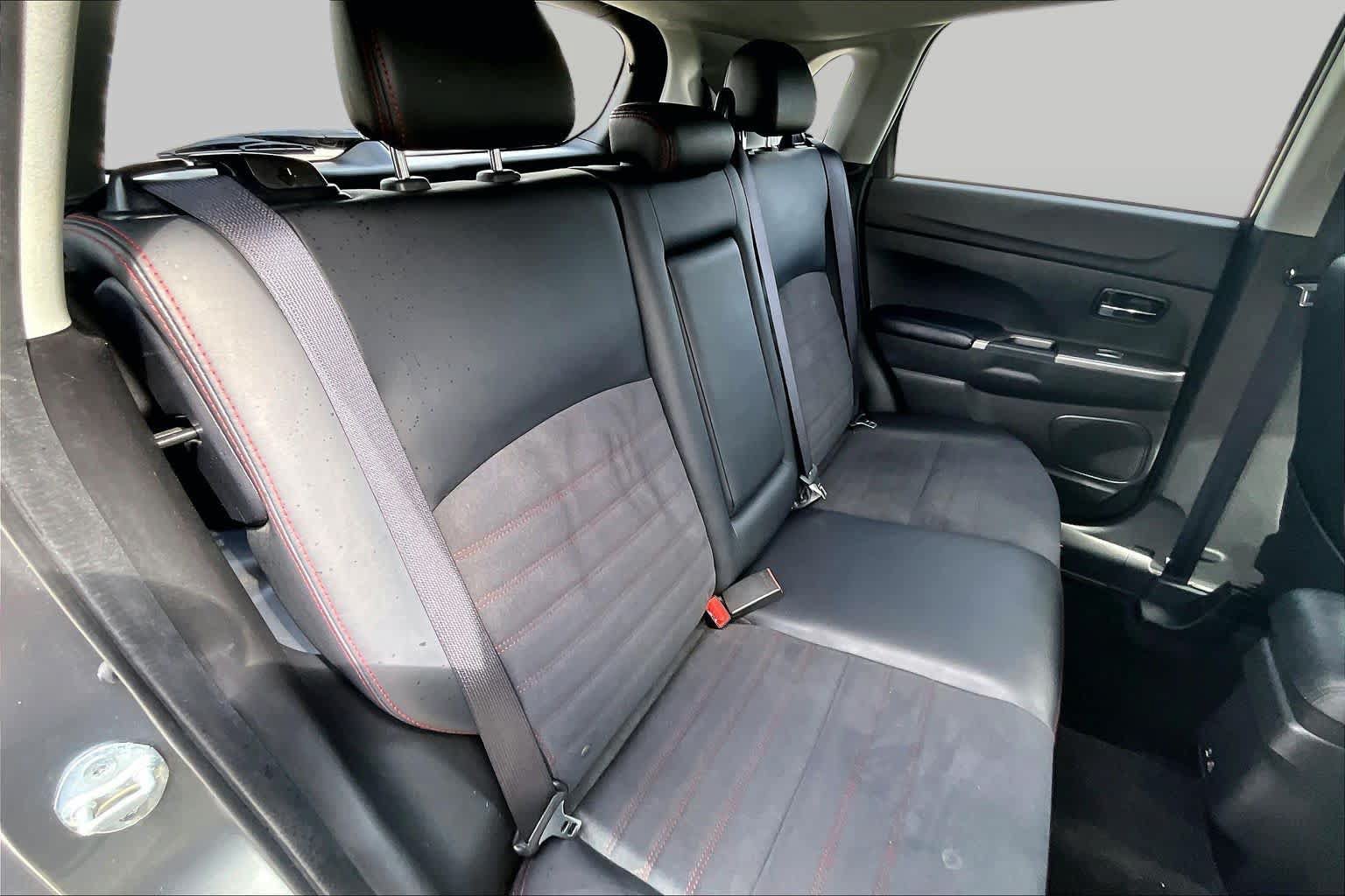 Used 2024 Mitsubishi Outlander Sport SE AWD/4WD image 19