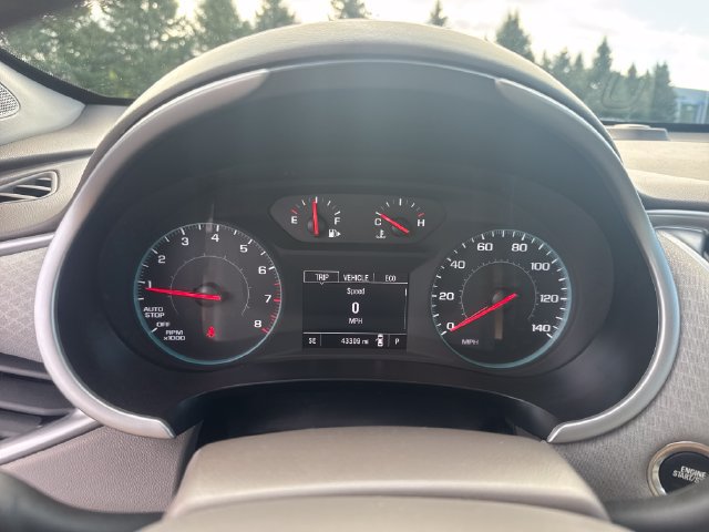 Used 2025 Chevrolet Malibu LT FWD image 18