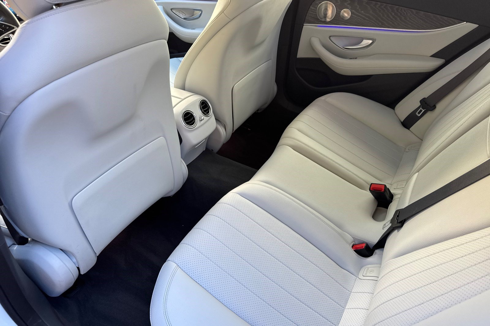 Used 2022 Mercedes-Benz E 350 Sedan image 25