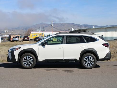 Certified 2025 Subaru Outback Premium image 3