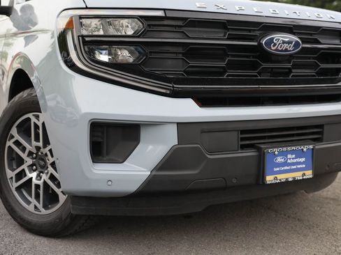 Certified 2025 Ford Expedition Active AWD/4WD image 33