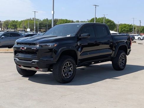 Used 2025 Chevrolet Colorado ZR2 w/ Technology Package image 10