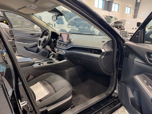 Used 2025 Nissan Altima 2.5 S FWD image 13