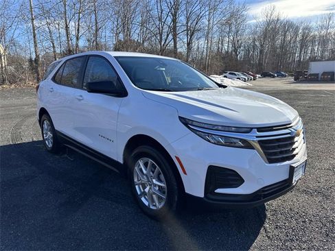 Used 2022 Chevrolet Equinox LS w/ LS Convenience Package image 9