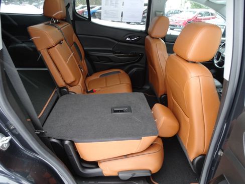 Used 2020 GMC Acadia AT4 w/ GMC Pro Grade Package image 39