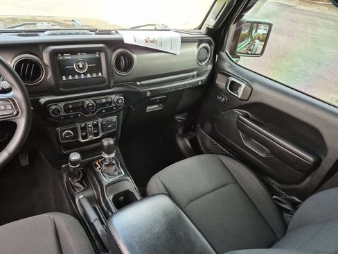 Used 2023 Jeep Wrangler Unlimited AWD/4WD image 31