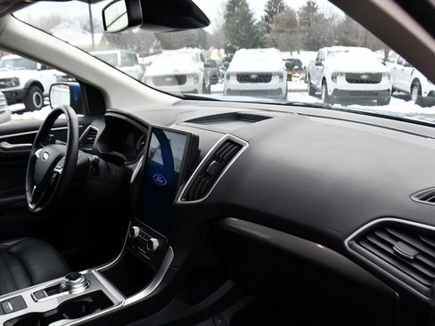 Used 2024 Ford Edge SEL w/ Convenience Package image 15