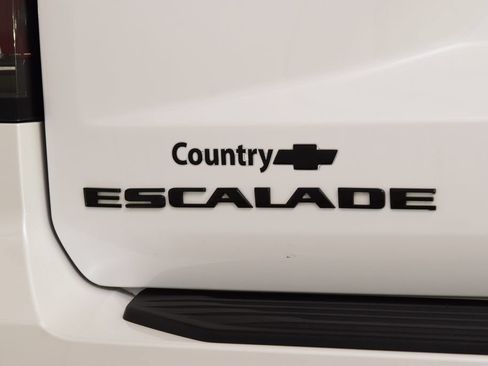 Used 2024 Cadillac Escalade ESV Sport Platinum w/ LPO, ONYX Package AWD/4WD image 22