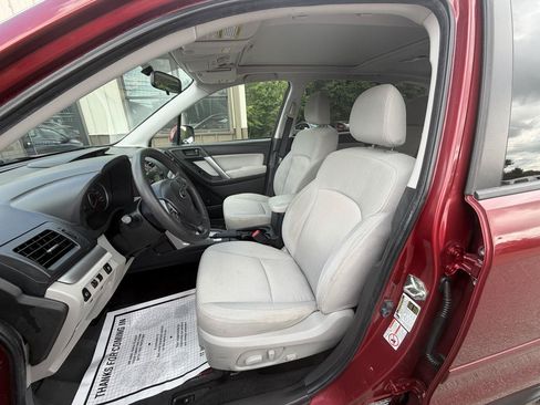 Used 2014 Subaru Forester 2.5i Premium w/ All-Weather Package AWD/4WD image 10