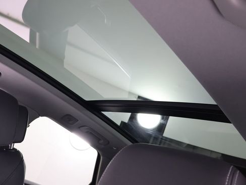 Used 2023 Audi Q5 2.0T Premium w/ Convenience Package image 9