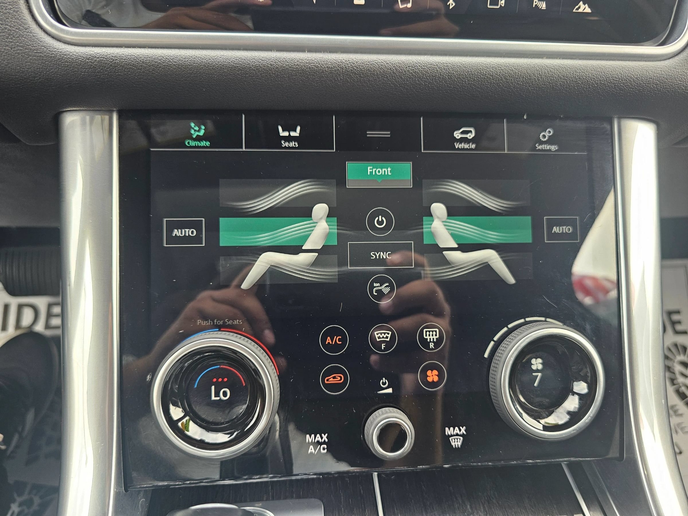 Used 2020 Land Rover Range Rover Sport HSE AWD/4WD image 28