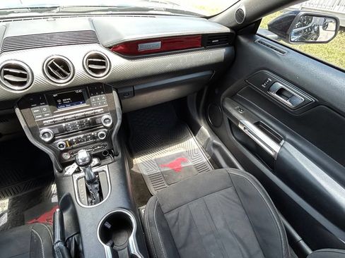 Used 2018 Ford Mustang Coupe RWD image 11