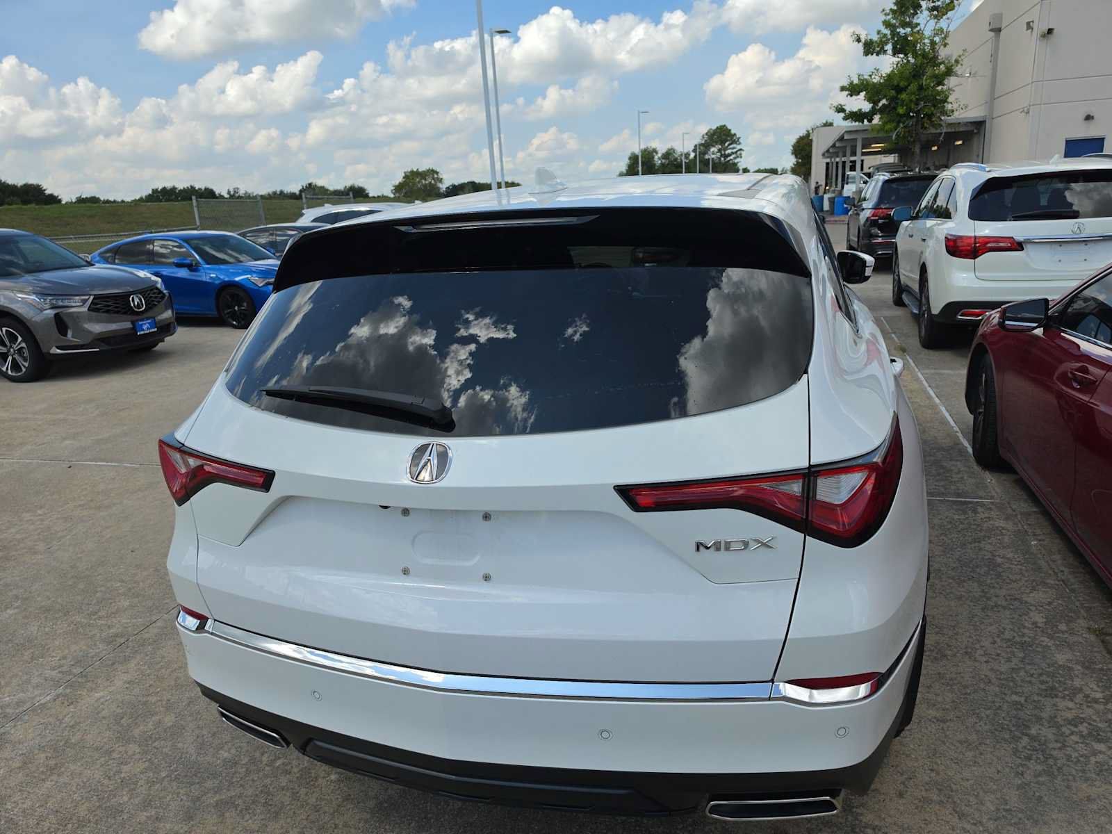 Used 2023 Acura MDX w/ Technology Package FWD image 5