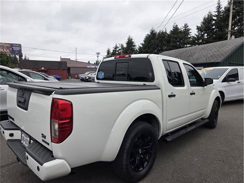Used 2021 Nissan Frontier SV w/ Midnight Edition Floor Mats RWD image 8