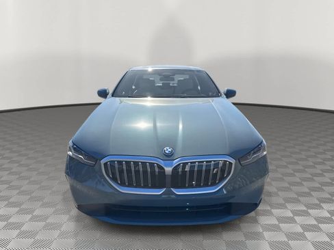 New 2026 BMW i5 eDrive40 w/ Premium Package image 8