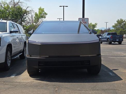 Used 2024 Tesla Cybertruck AWD Crew Cab image 2