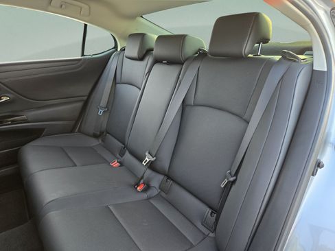 Used 2022 Lexus ES 350 w/ Premium Package FWD image 19