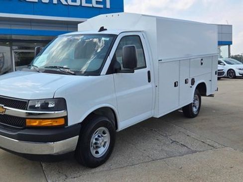 New 2025 Chevrolet Express 3500 w/ Power Convenience Package image 3
