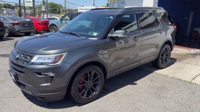 Used 2019 Ford Explorer XLT w/ Equipment Group 202A AWD/4WD image 1