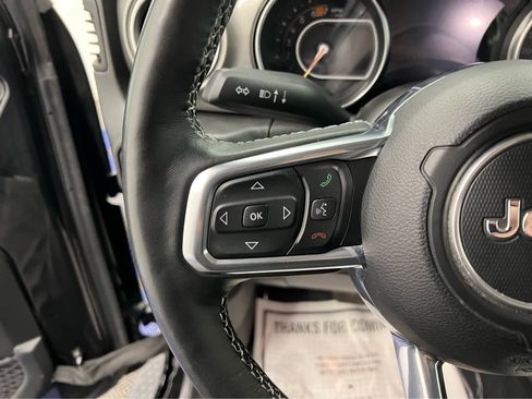 Used 2022 Jeep Wrangler Unlimited Sahara w/ Cold Weather Group image 19