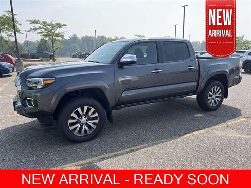 Used 2023 Toyota Tacoma Limited AWD/4WD image 1