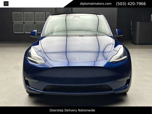 Used 2020 Tesla Model Y Long Range image 10