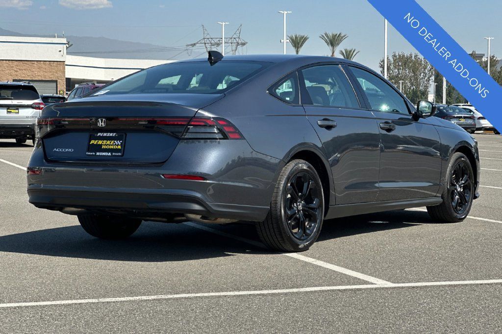 Certified 2025 Honda Accord SE image 4