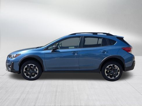 Used 2023 Subaru Crosstrek 2.0i image 2