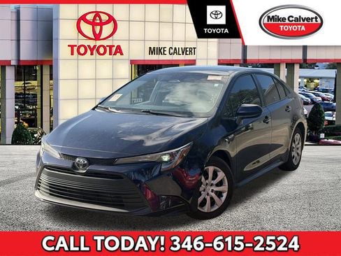 Used 2025 Toyota Corolla SE FWD image 1