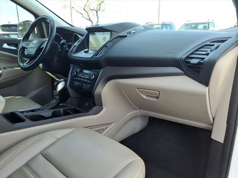 Used 2019 Ford Escape SEL image 10