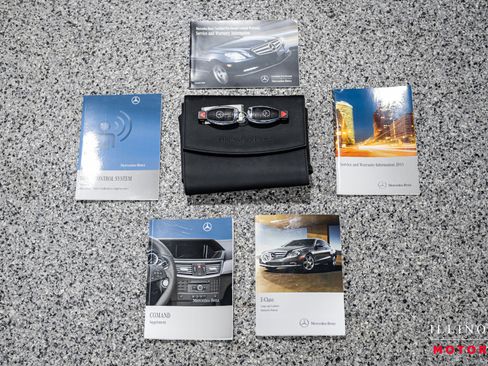 Used 2011 Mercedes-Benz E 550 4MATIC Sedan image 42