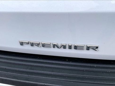 Used 2023 Chevrolet Suburban Premier image 23