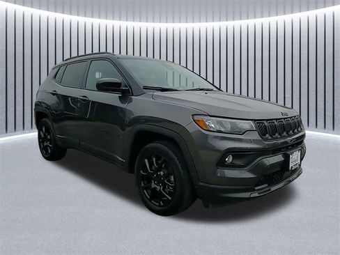 Used 2023 Jeep Compass Altitude w/ Convenience Group image 1