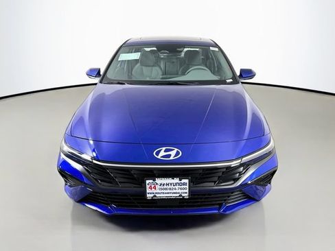 Certified 2025 Hyundai Elantra SEL FWD image 10
